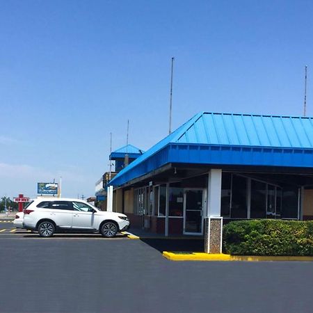 Trade Winds Inn Clinton Esterno foto