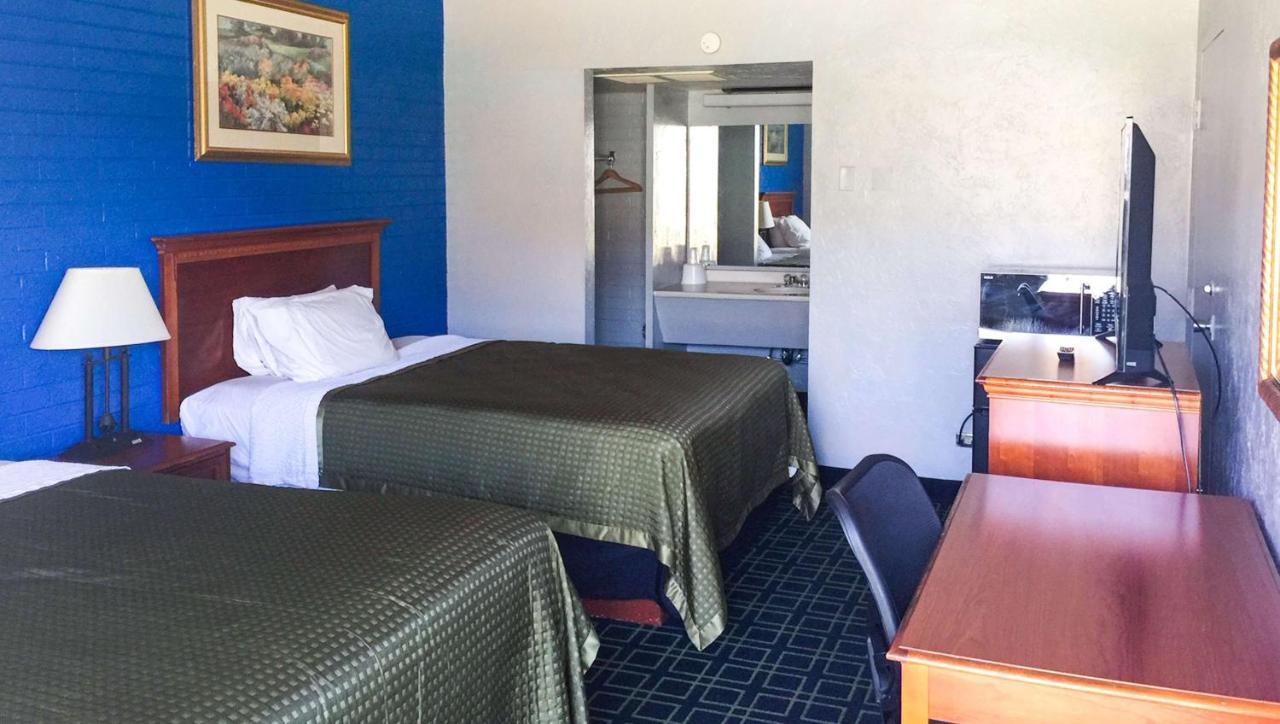 Trade Winds Inn Clinton Esterno foto